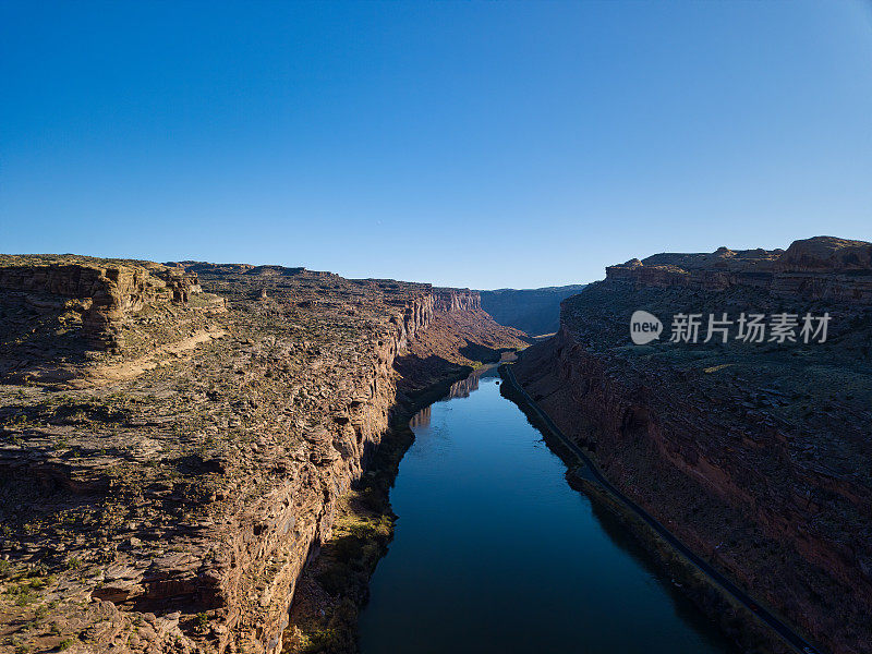 从上面看科罗拉多河峡谷