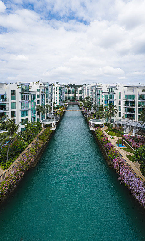 从上面俯瞰新加坡的豪华智能住宅