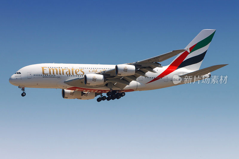 阿联酋航空公司的空客A380飞机在马德里