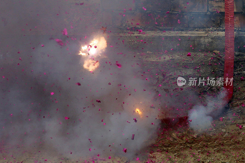 中国新年:传统的中国鞭炮