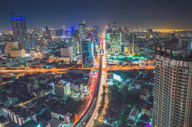 全景城市景观商业区(silom，沙顿，曼谷，曼谷，泰国黄昏