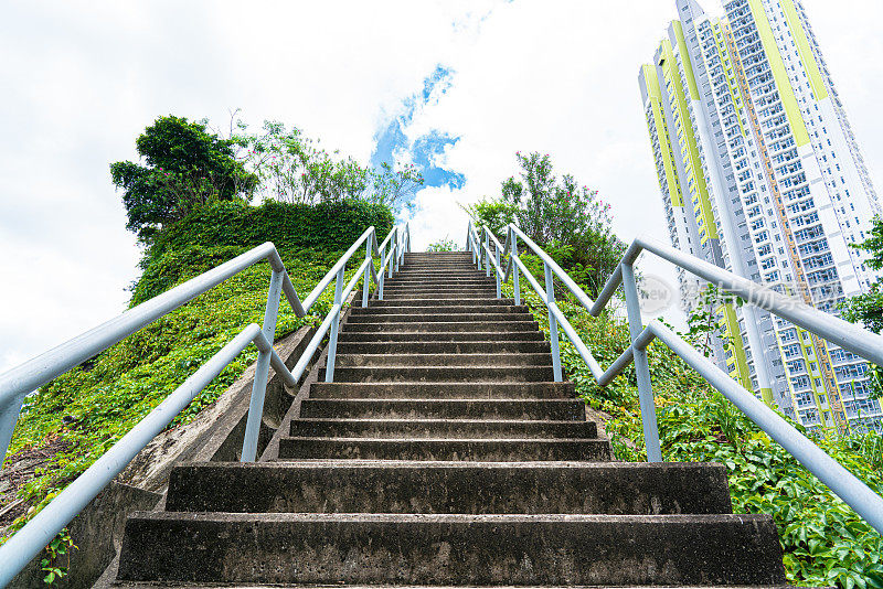 香港城市的钢架天桥楼梯