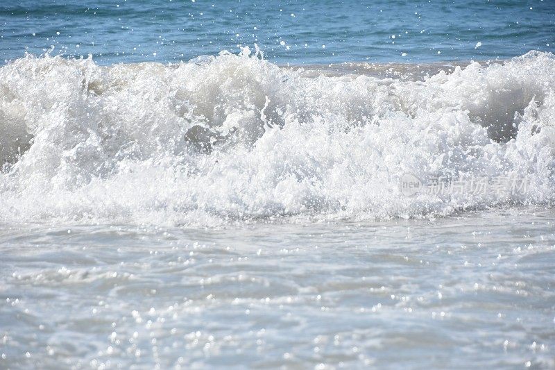 大海的形状:海浪的撞击