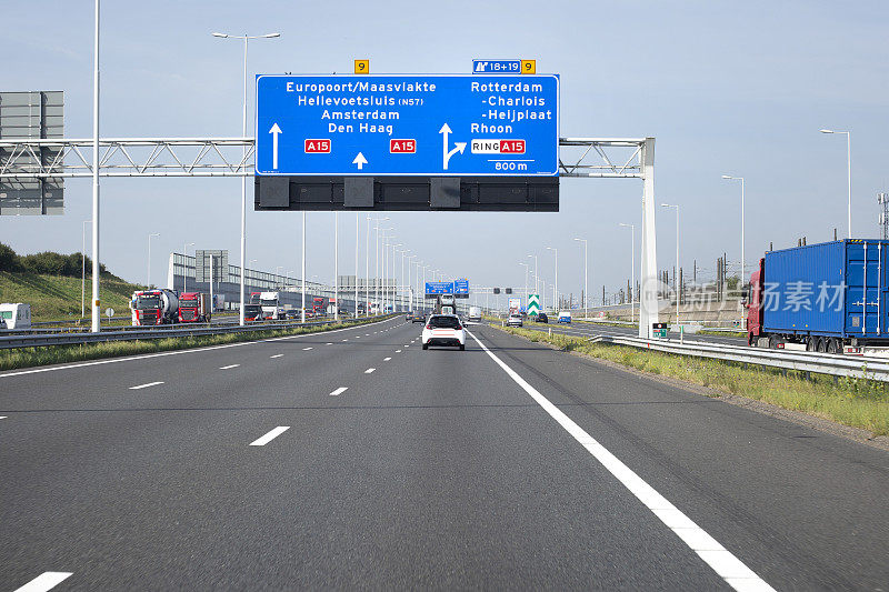 荷兰高速公路A15，鹿特丹夏洛特