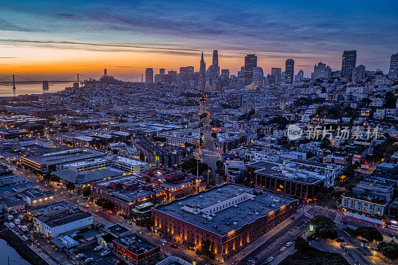 空中戏剧性的旧金山天际线