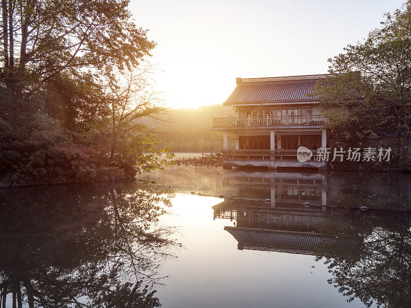 中国杭州西湖的日出风景