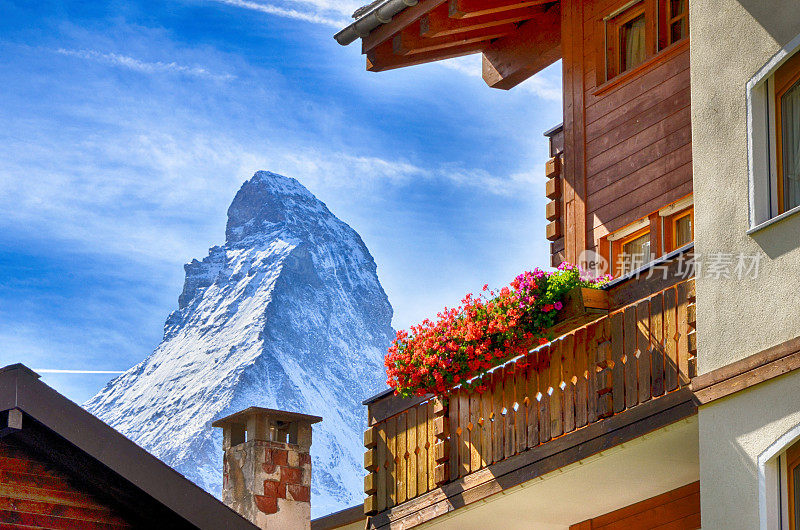 瑞士采尔马特村雪山三角马特洪峰的特写镜头