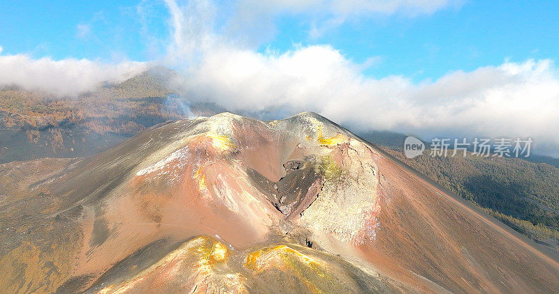 康伯雷维哈火山正式喷发7个月后的“塔乔盖特火山”鸟瞰图