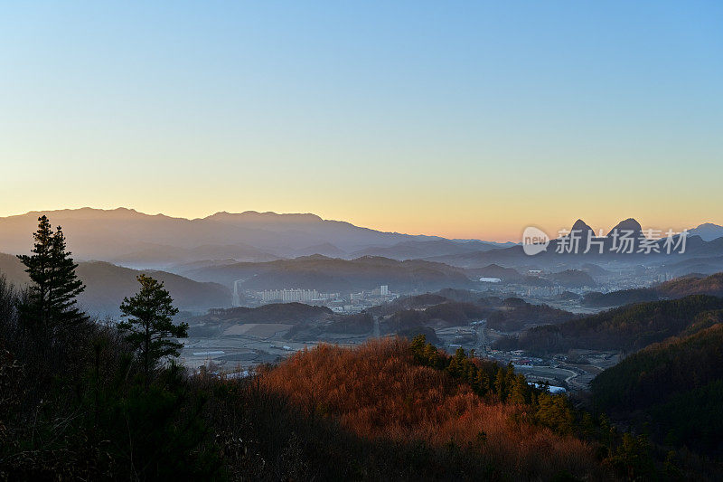 麦山的早晨