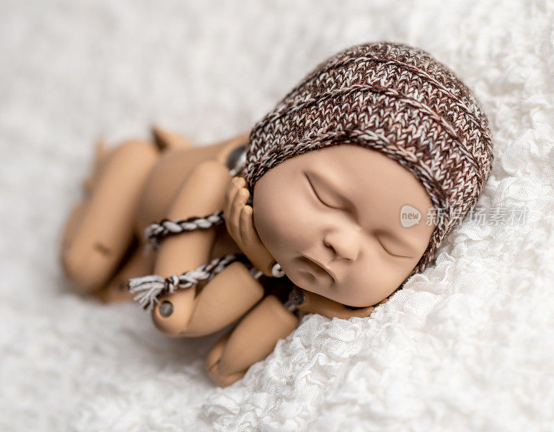 新生儿摆拍人体模型