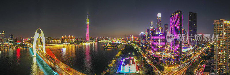 航拍的珠江新城夜景，中国广州