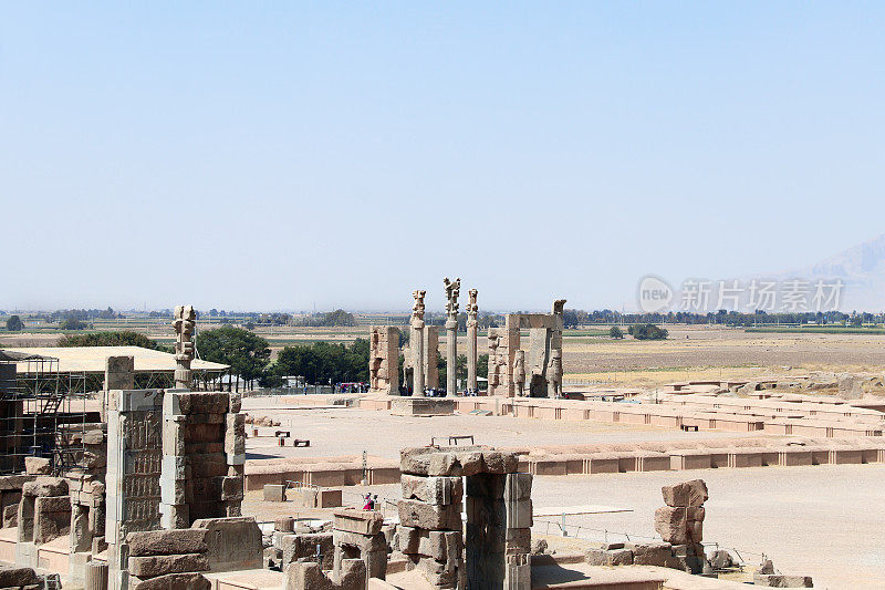 波斯波利斯的俯视图。鸟瞰伊朗波斯波利斯古城的考古遗址和万国门(薛西斯门)和拉玛苏石像