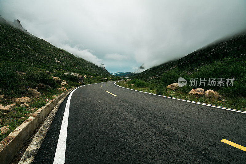 中国连宝业泽的山路