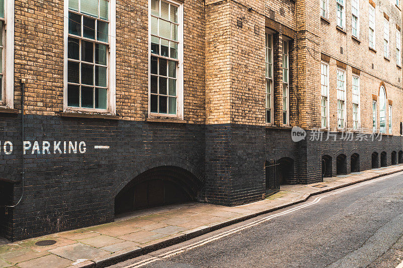 伦敦大街上的经典建筑墙