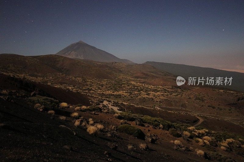 星空下的泰德山