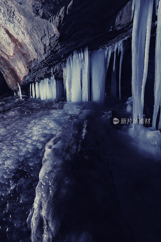 洞穴冰柱