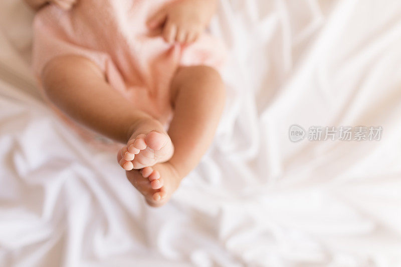 小婴儿的手和脚