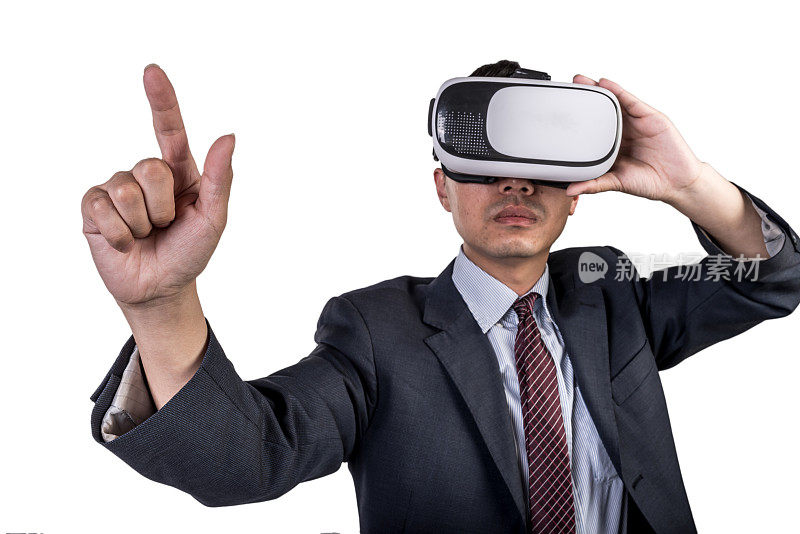 亚洲商人佩戴VR头盔