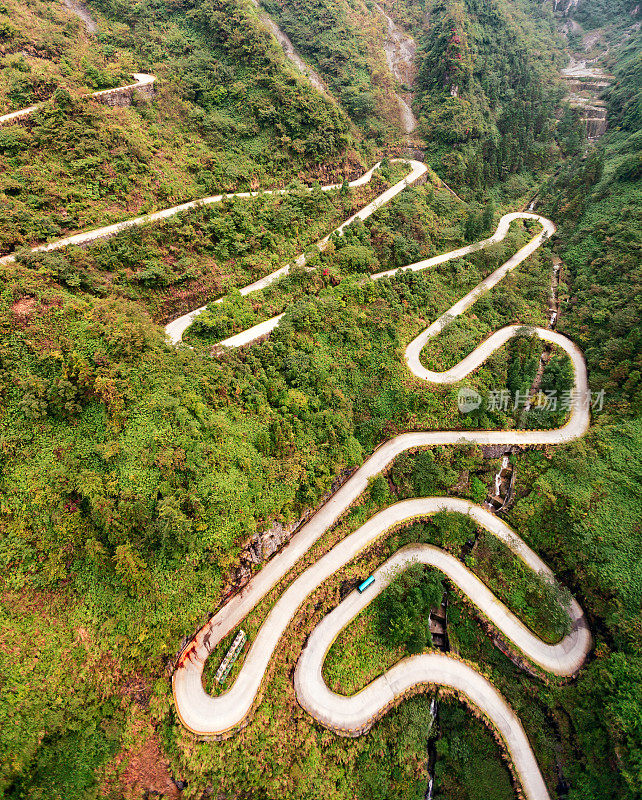 中国张家界天门山国家公园的山路