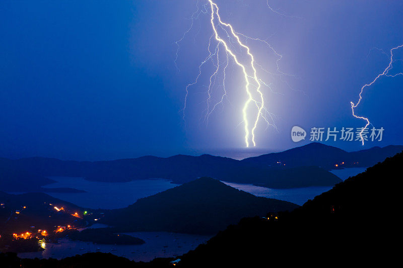 维尔京群岛热带雷暴期间的闪电