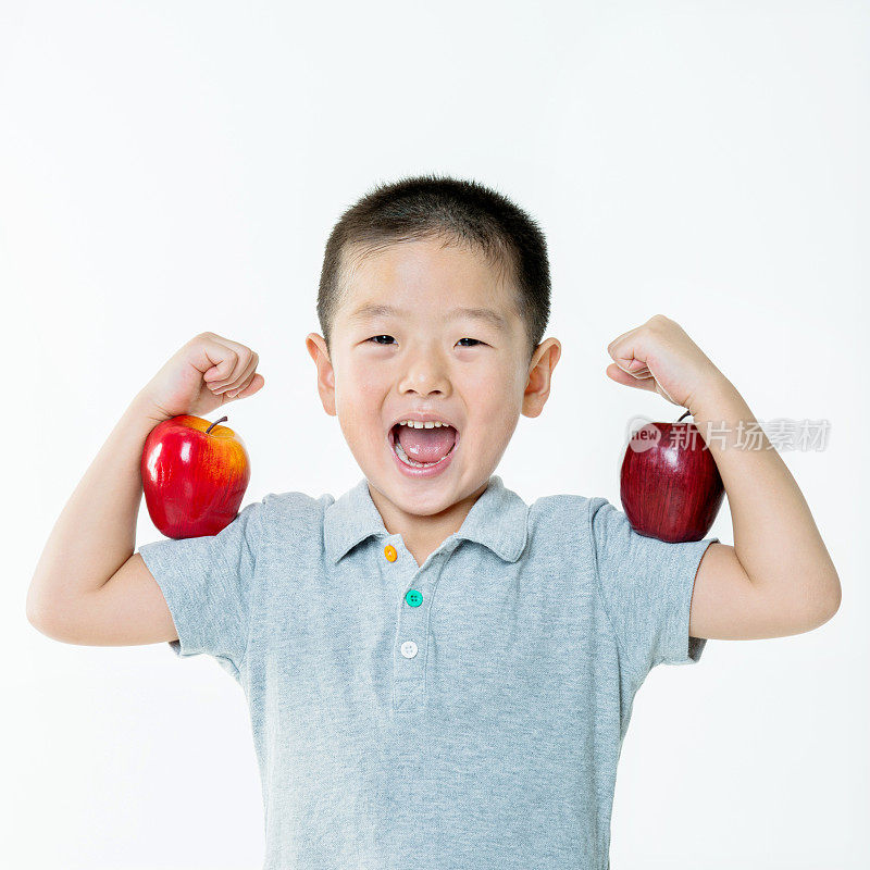 小男孩和苹果