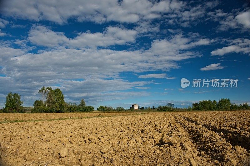 准备播种的田地。