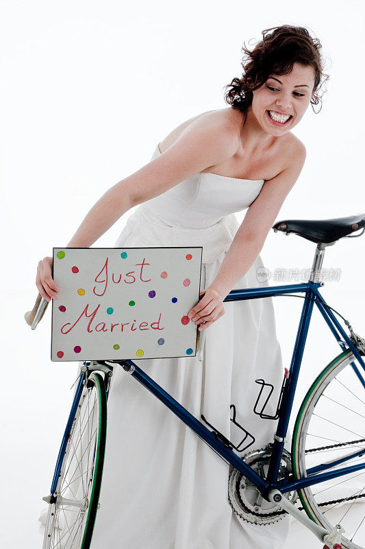 有自行车的新娘，与世隔绝