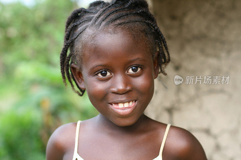 快乐的非洲女孩