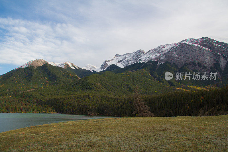 塔尔博特湖和辛克弗洛山