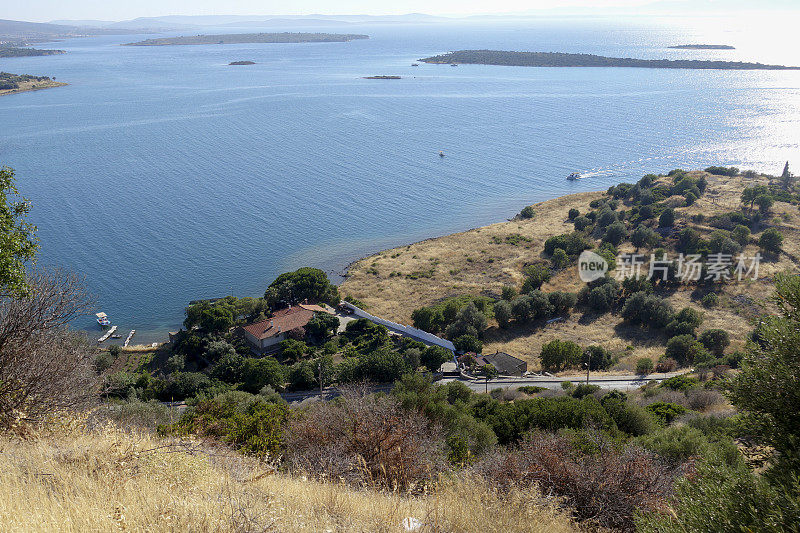 Ildırı是爱琴海沿岸一个风景如画的海边村庄，属于土耳其İzmir省Çeşme行政区，面对着Chios