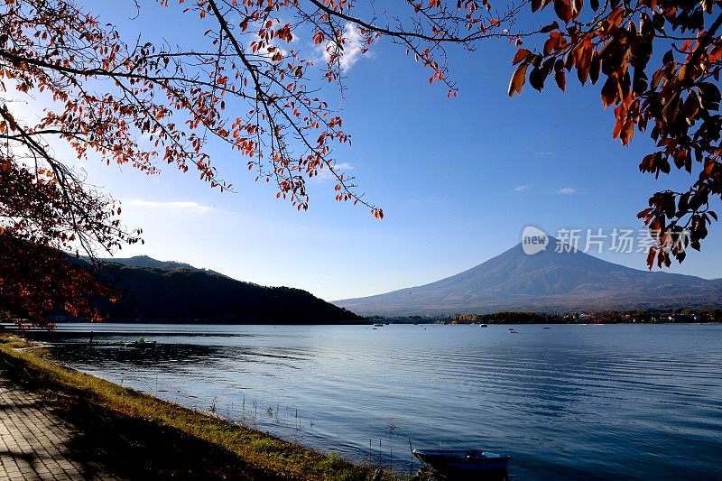 秋天的富士山