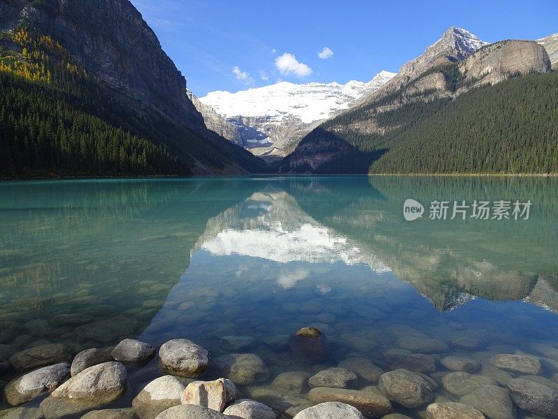美丽的路易丝湖在班夫国家公园，加拿大，阿尔伯塔