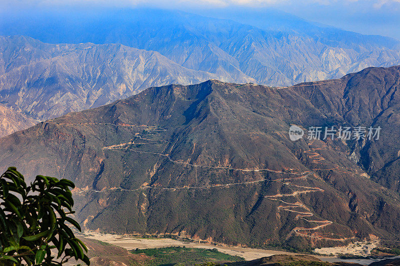 哥伦比亚奇卡莫查国家公园和峡谷在安第斯山脉在桑坦德部门