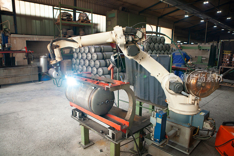 机械臂用氩气焊接钢，自动化工业工艺，机器焊接