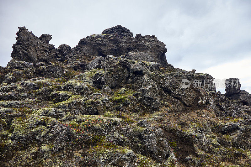 冰岛北部秋天的丁穆博吉尔熔岩形成