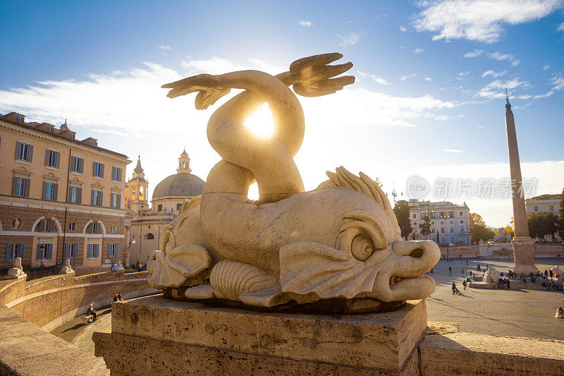罗马人民广场，古代海豚雕塑