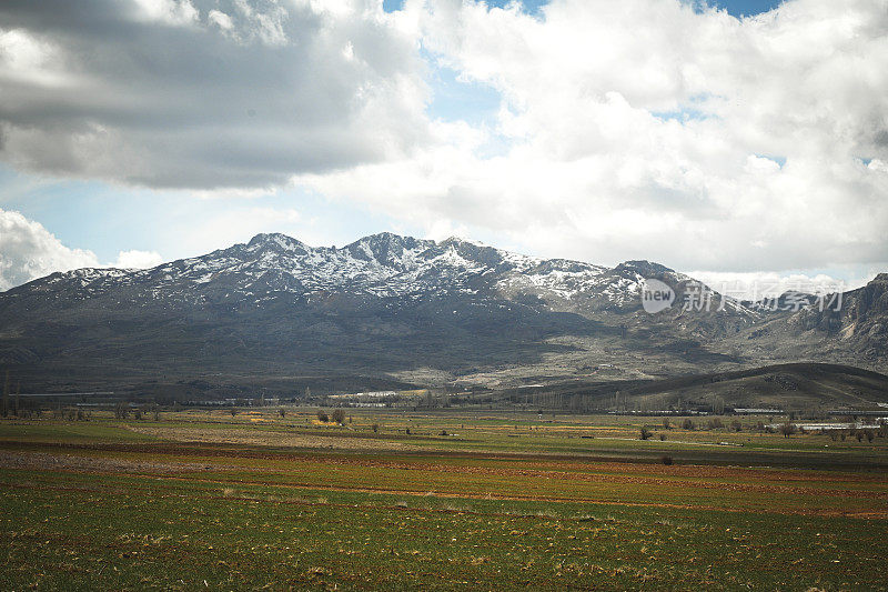 农田和山地景观