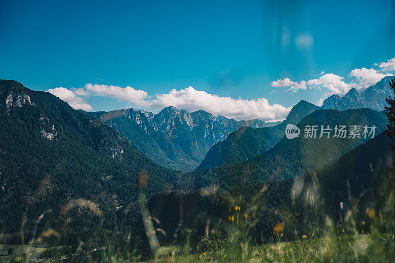 风景如画的特里格拉夫山全景