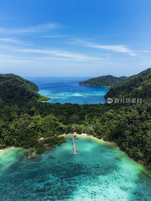 美丽的空中景观，安达曼海在素林岛，攀牙，泰国