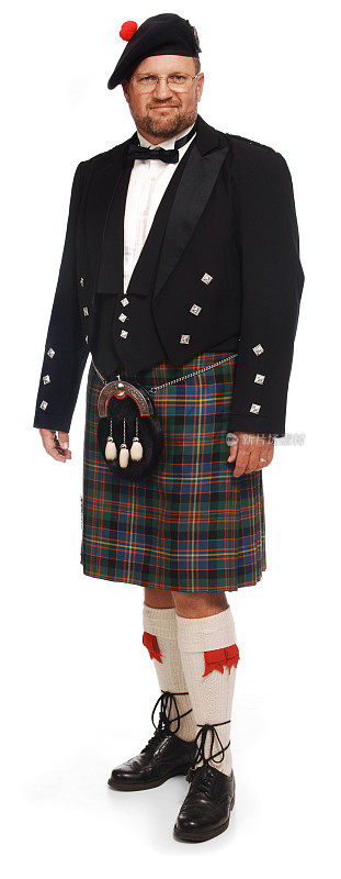 苏格兰高地人穿着白色的苏格兰短裙