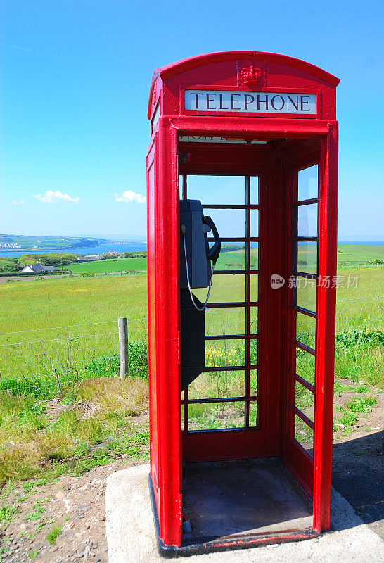 北爱尔兰的红色公用电话亭