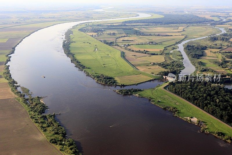 维斯瓦河和诺加特河的鸟瞰图
