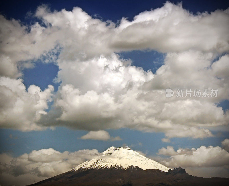 安第斯山脉上的云