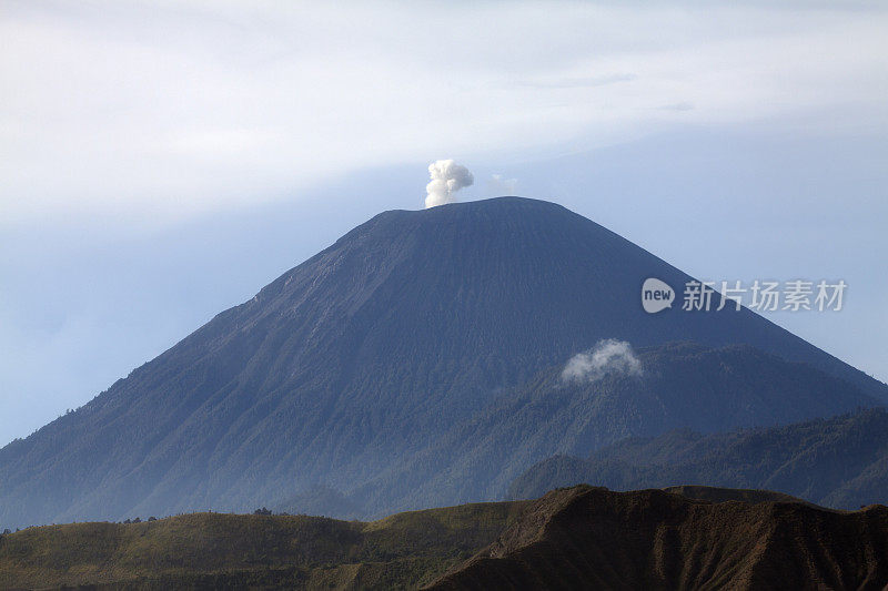 塞默鲁火山，印度尼西亚