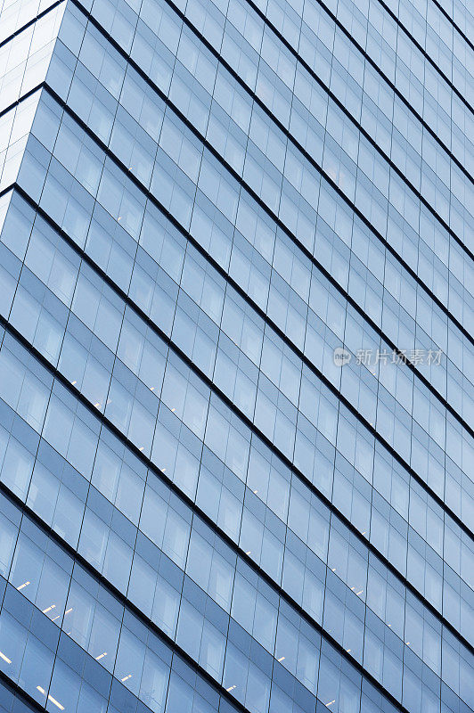 金融大厦玻璃幕墙一角