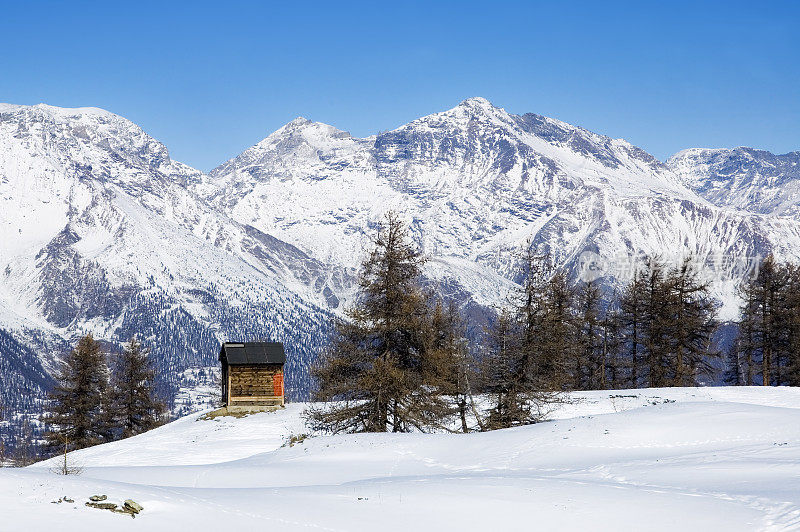 高山冬季场景