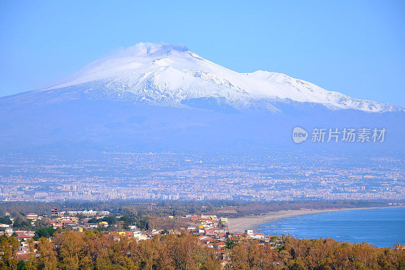 西西里的埃特纳山和卡塔尼亚湾