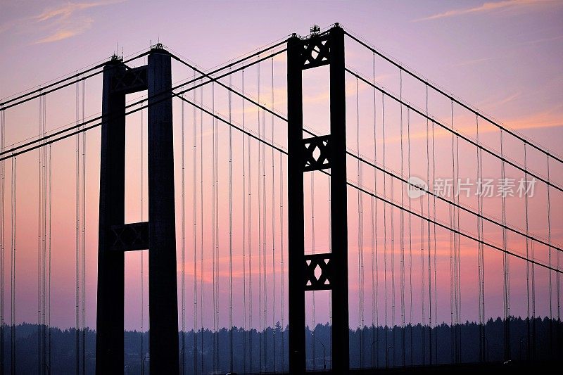 日落吊桥