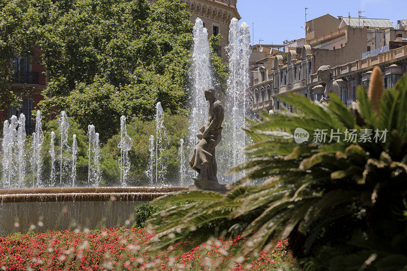 巴塞罗那加泰罗尼亚广场的喷泉