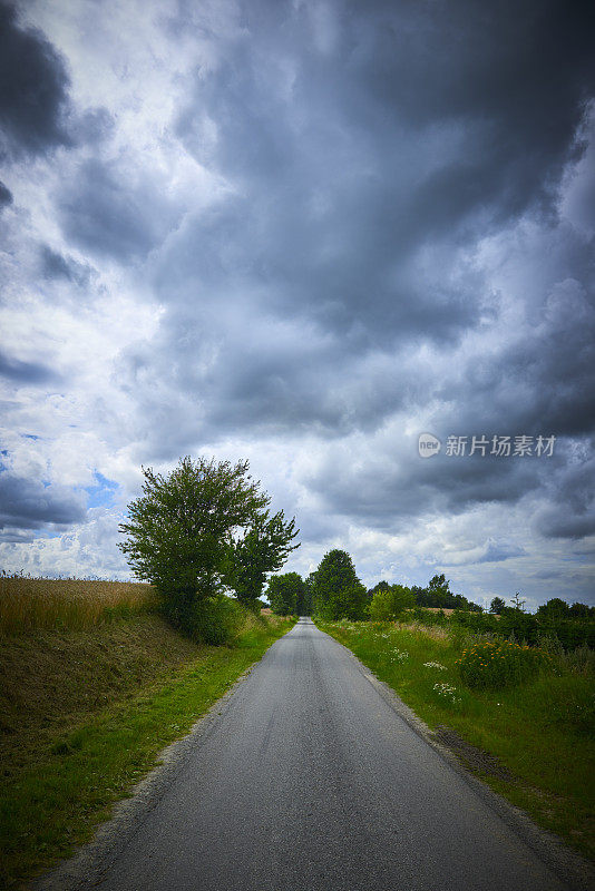 单车道乡村公路